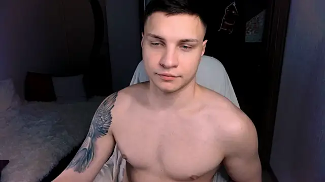 Snapshot of handsome_guy01 chatting on 12-26-24, 08:42 handsome guy01 online show from 12-26-24, 08:42