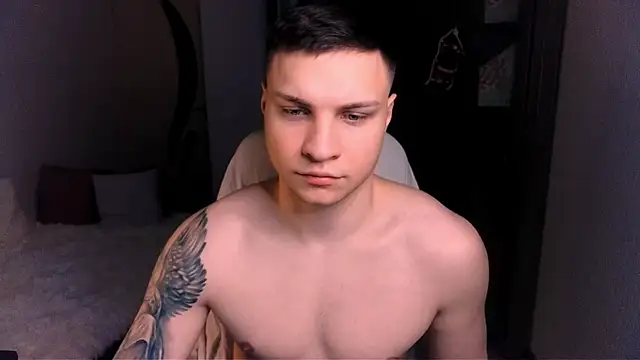Snapshot of handsome_guy01 chatting on 12-27-24, 09:43 handsome guy01 online show from 12-27-24, 09:43