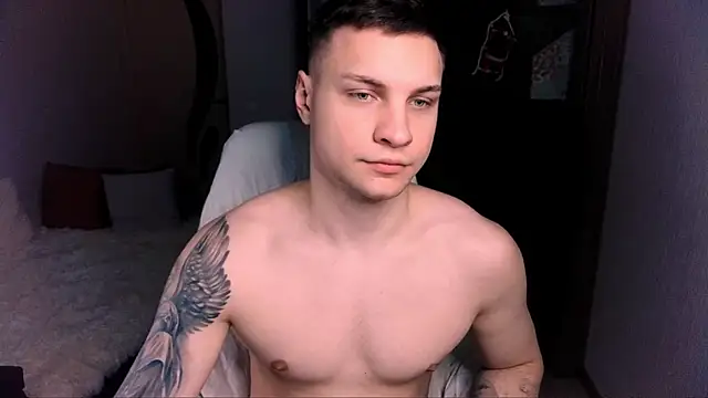 Snapshot of handsome_guy01 chatting on 12-28-24, 12:47 handsome guy01 online show from 12-28-24, 12:47