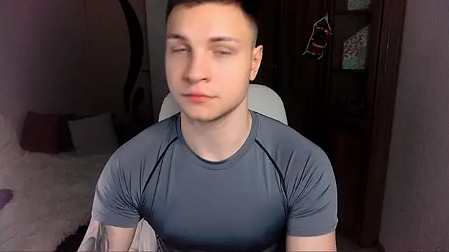 Snapshot of handsome_guy01 chatting on 12-28-24, 11:37 handsome guy01 online show from 12-28-24, 11:37