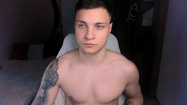 Snapshot of handsome_guy01 chatting on 12-30-24, 12:11 handsome guy01 online show from 12-30-24, 12:11
