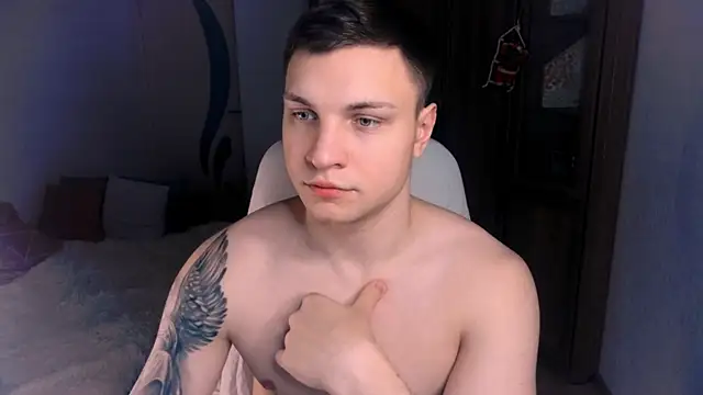Snapshot of handsome_guy01 chatting on 01-09-25, 12:25 handsome guy01 online show from 01-09-25, 12:25