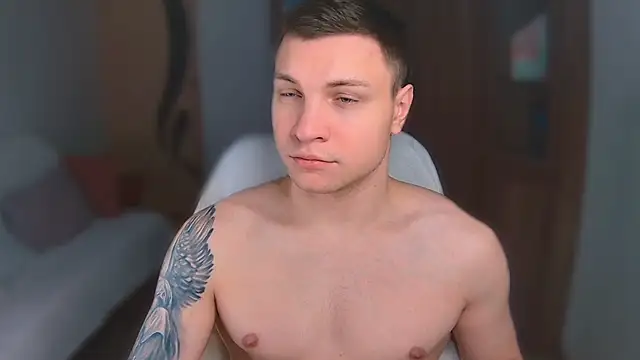 Snapshot of handsome_guy01 chatting on 02-19-25, 01:40 handsome guy01 online show from 02-19-25, 01:40