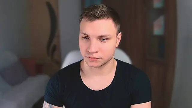 Snapshot of handsome_guy01 chatting on 02-20-25, 01:36 handsome guy01 online show from 02-20-25, 01:36