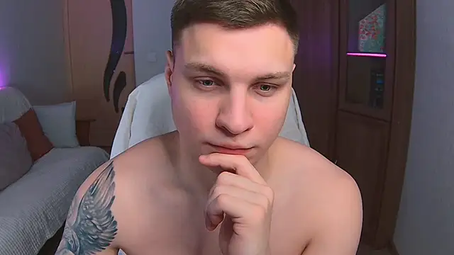Snapshot of handsome_guy01 chatting on 03-07-25, 12:58 handsome guy01 online show from 03-07-25, 12:58
