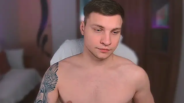 Snapshot of handsome_guy01 chatting on 03-22-25, 12:28 handsome guy01 online show from 03-22-25, 12:28