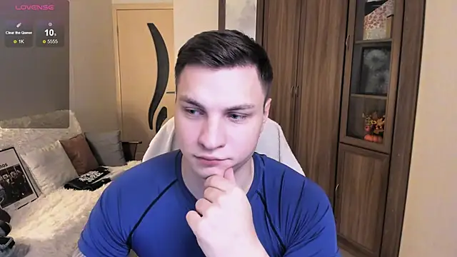 Snapshot of handsome_guy01 chatting on 09-30-25, 02:27 handsome guy01 online show from 09-30-25, 02:27