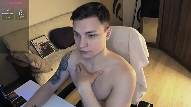 Snapshot of handsome_guy01 chatting on 10-02-25, 04:30 handsome guy01 online show from 10-02-25, 04:30