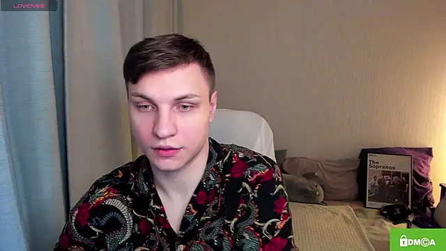 Snapshot of handsome_guy01 chatting on 05-12-26, 09:34 handsome guy01 online show from 05-12-26, 09:34