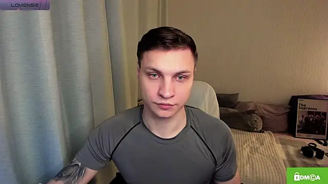 Snapshot of handsome_guy01 chatting on 05-21-26, 07:43 handsome guy01 online show from 05-21-26, 07:43