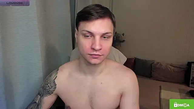 Snapshot of handsome_guy01 chatting on 06-18-26, 12:11 handsome guy01 online show from 06-18-26, 12:11