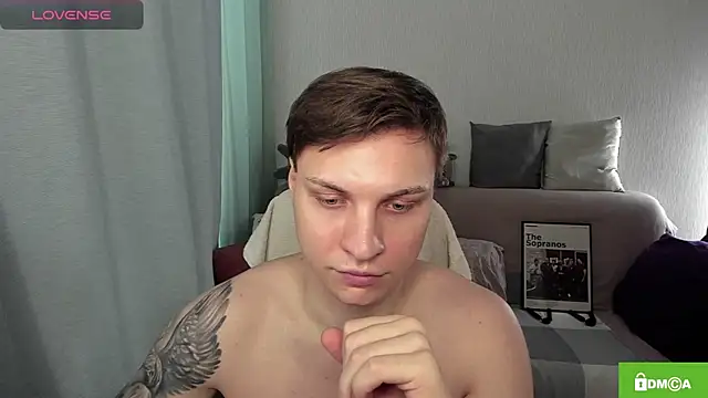Snapshot of handsome_guy01 chatting on 06-21-26, 05:10 handsome guy01 online show from 06-21-26, 05:10