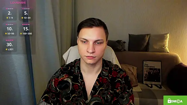 Snapshot of handsome_guy01 chatting on 06-25-26, 05:17 handsome guy01 online show from 06-25-26, 05:17