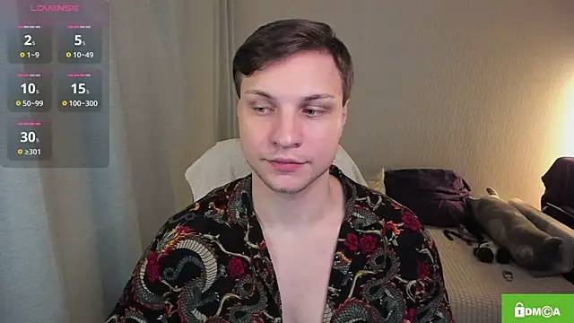 Snapshot of handsome_guy01 chatting on 07-08-26, 08:35 handsome guy01 online show from 07-08-26, 08:35