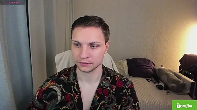 Snapshot of handsome_guy01 chatting on 07-12-26, 12:01 handsome guy01 online show from 07-12-26, 12:01