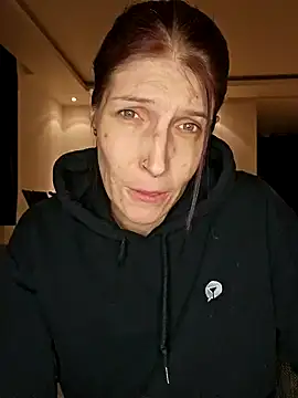 Snapshot of Lenchen_ chatting on 12-21-24, 09:25 Lenchen online show from 12-21-24, 09:25