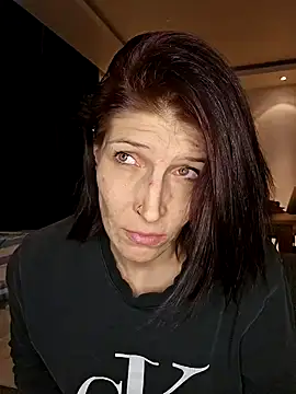 Snapshot of Lenchen_ chatting on 12-23-24, 09:51 Lenchen online show from 12-23-24, 09:51