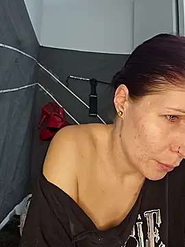 Snapshot of Lenchen_ chatting on 01-07-25, 08:42 Lenchen online show from 01-07-25, 08:42