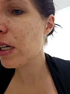 Snapshot of Lenchen_ chatting on 01-17-25, 08:11 Lenchen online show from 01-17-25, 08:11