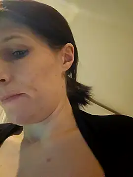 Snapshot of Lenchen_ chatting on 01-19-25, 08:09 Lenchen online show from 01-19-25, 08:09