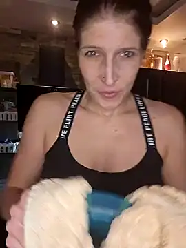 Snapshot of Lenchen_ chatting on 02-22-25, 07:58 Lenchen online show from 02-22-25, 07:58