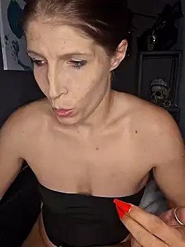 Snapshot of Lenchen_ chatting on 03-16-25, 07:49 Lenchen online show from 03-16-25, 07:49