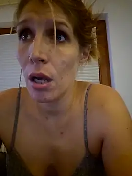 Snapshot of Lenchen_ chatting on 10-30-25, 08:53 Lenchen online show from 10-30-25, 08:53