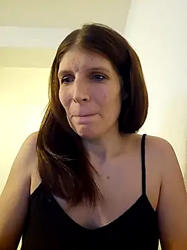 Snapshot of Lenchen_ chatting on 02-13-26, 10:17 Lenchen online show from 02-13-26, 10:17