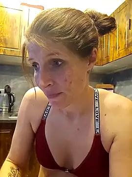 Snapshot of Lenchen_ chatting on 03-10-26, 08:36 Lenchen online show from 03-10-26, 08:36