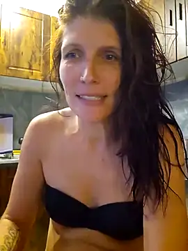 Snapshot of Lenchen_ chatting on 06-16-26, 07:05 Lenchen online show from 06-16-26, 07:05