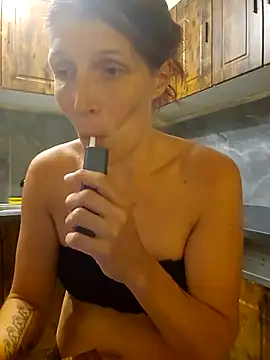 Snapshot of Lenchen_ chatting on 06-29-26, 07:47 Lenchen online show from 06-29-26, 07:47