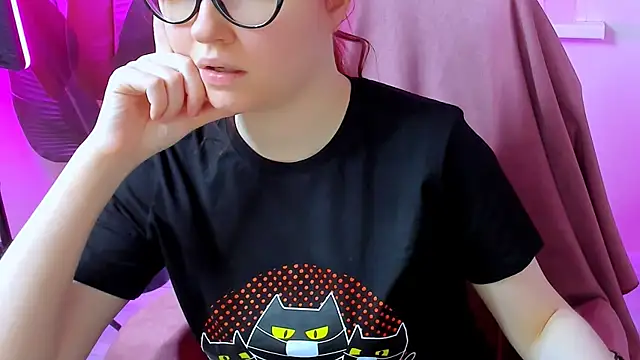 CarolGiggly online show from 11-22-25, 10:58