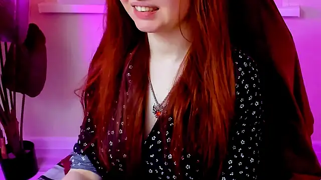 CarolGiggly online show from 12-18-25, 12:06