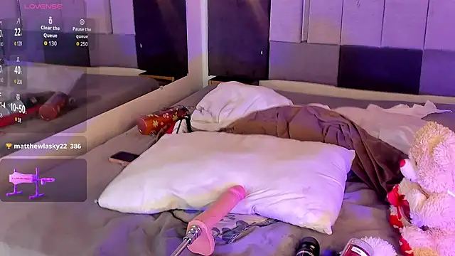 Snapshot of BritannyClaire chatting on 10-09-25, 11:52 BritannyClaire online show from 10-09-25, 11:52