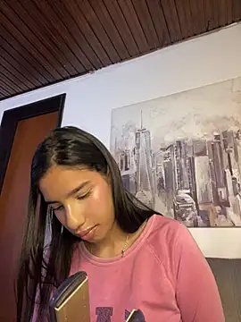 Snapshot of Praga_Pink chatting on 08-08-26, 01:19 Praga Pink online show from 08-08-26, 01:19