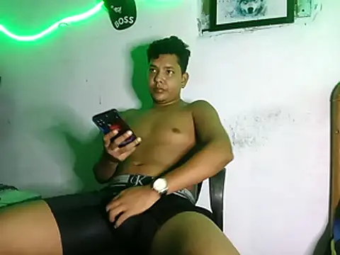 Snapshot of 628-andrew chatting on 11-16-25, 11:32 628-andrew online show from 11-16-25, 11:32