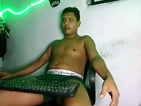 Snapshot of 628-andrew chatting on 11-19-25, 01:05 628-andrew online show from 11-19-25, 01:05