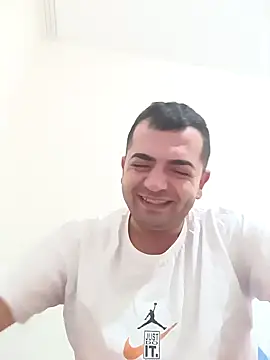 Snapshot of cshn001 chatting on 01-01-25, 07:43 cshn001 online show from 01-01-25, 07:43