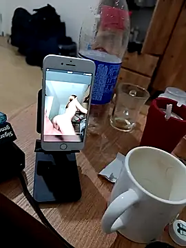 Snapshot of cshn001 chatting on 02-09-25, 11:25 cshn001 online show from 02-09-25, 11:25