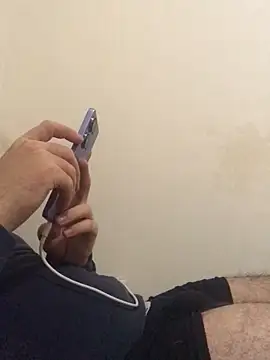 Snapshot of cshn001 chatting on 02-12-25, 08:07 cshn001 online show from 02-12-25, 08:07