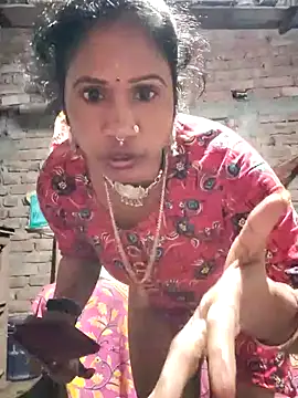 Snapshot of Hotty-dola chatting on 12-27-24, 04:10 Hotty-dola online show from 12-27-24, 04:10