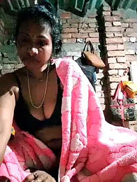 Snapshot of Hotty-dola chatting on 01-01-25, 02:51 Hotty-dola online show from 01-01-25, 02:51