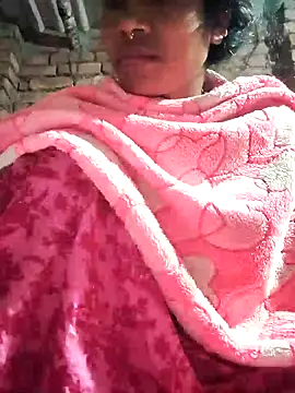 Snapshot of Hotty-dola chatting on 01-02-25, 04:09 Hotty-dola online show from 01-02-25, 04:09