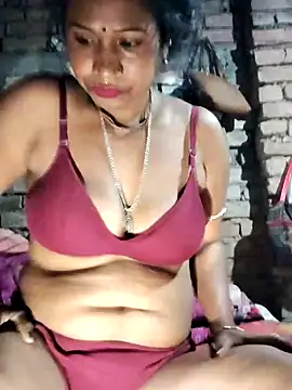 Snapshot of Hotty-dola chatting on 01-03-25, 04:11 Hotty-dola online show from 01-03-25, 04:11