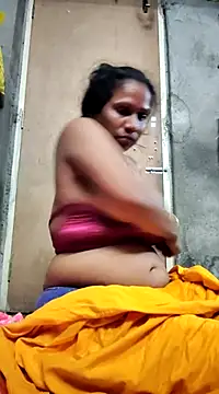 Snapshot of Hotty-dola chatting on 01-28-25, 05:14 Hotty-dola online show from 01-28-25, 05:14