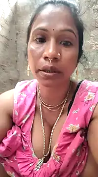 Snapshot of Hotty-dola chatting on 02-04-25, 05:10 Hotty-dola online show from 02-04-25, 05:10