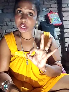 Snapshot of Hotty-dola chatting on 02-05-25, 03:52 Hotty-dola online show from 02-05-25, 03:52