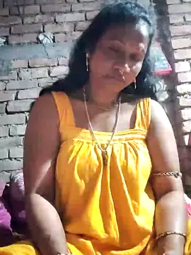 Snapshot of Hotty-dola chatting on 02-06-25, 04:21 Hotty-dola online show from 02-06-25, 04:21