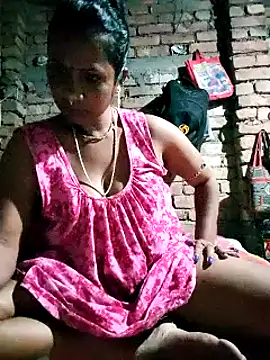 Snapshot of Hotty-dola chatting on 02-17-25, 04:48 Hotty-dola online show from 02-17-25, 04:48