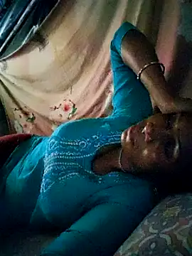 Snapshot of Hotty-dola chatting on 03-02-25, 09:42 Hotty-dola online show from 03-02-25, 09:42